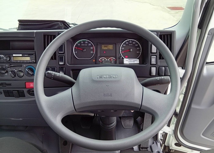 Used 10
                    ISUZU
                     for Sale Image